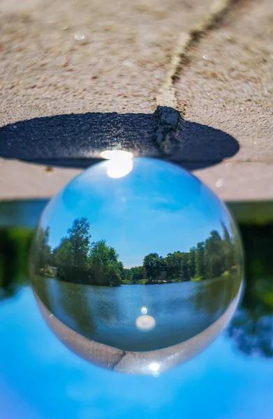 Großer See Park Spiegelt Sich Glasklarer Linsenkugel — Stockfoto