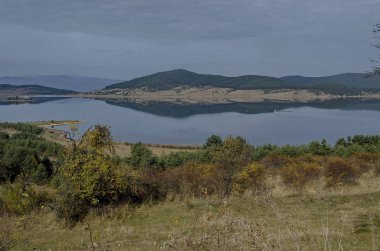 Rodop dağ Bulgaristan'da Batak baraj tatil