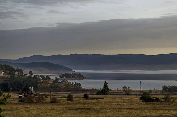 Barragem Batak Com Casas Repouso Montanha Rodopi Bulgária — Fotografia de Stock