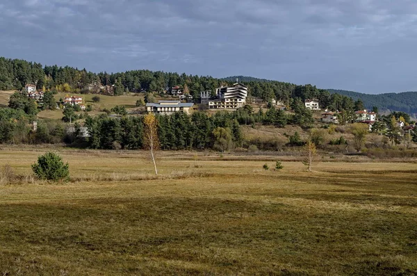 Rodop dağ Bulgaristan'da dinlenme evleri ile Batak baraj