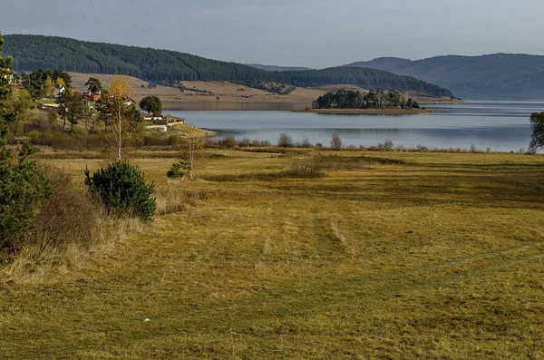 Presa Batak Con Casas Descanso Montaña Rodopi Bulgaria — Foto de Stock