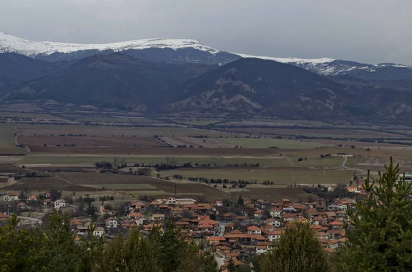 Village Chavdar Frente Montanha Balcânica Inverno Bulgária — Fotografia de Stock