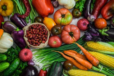 Hasat, sonbahar. Taze sağlıklı meyve ve sebze panoramik topluluğu. Sağlıklı beslenme arka plan. Sebze arka plan