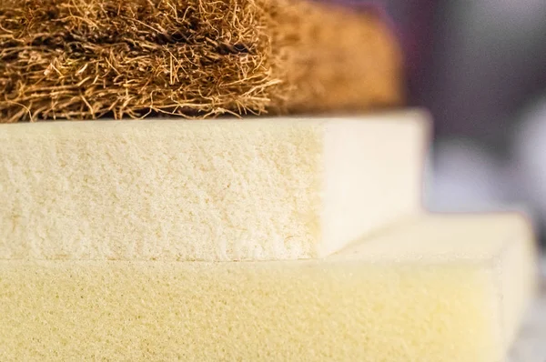 Matrasvuller. Kokosnoot kokosnoot, natuur para latex rubber, memory foam onafhankelijk voorjaar — Stockfoto