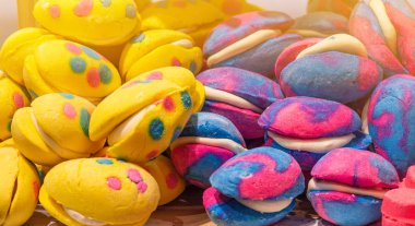 Alışveriş kozmetik el yapımı bomba ve köpük banyo farklı renklerde