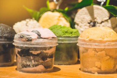 Alışveriş kozmetik el yapımı. Taze makyaj örnekleri. Spa ve rahatlama kavramı