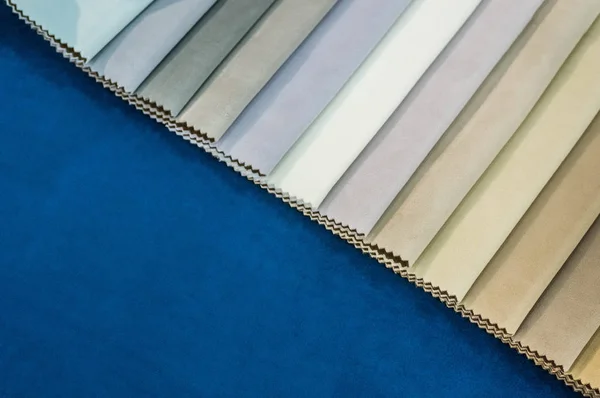 Catálogo de tela multicolor de tela mate textura fondo, textura de tela de seda — Foto de Stock