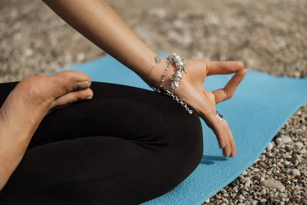 Close Hand Woman Doing Outdoor Lotus Yoga Position Meditation Beach — Stock Photo, Image