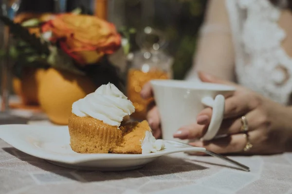 Morning Bride Breakfast Fresh Orange Juice Desserts — Stock Photo, Image