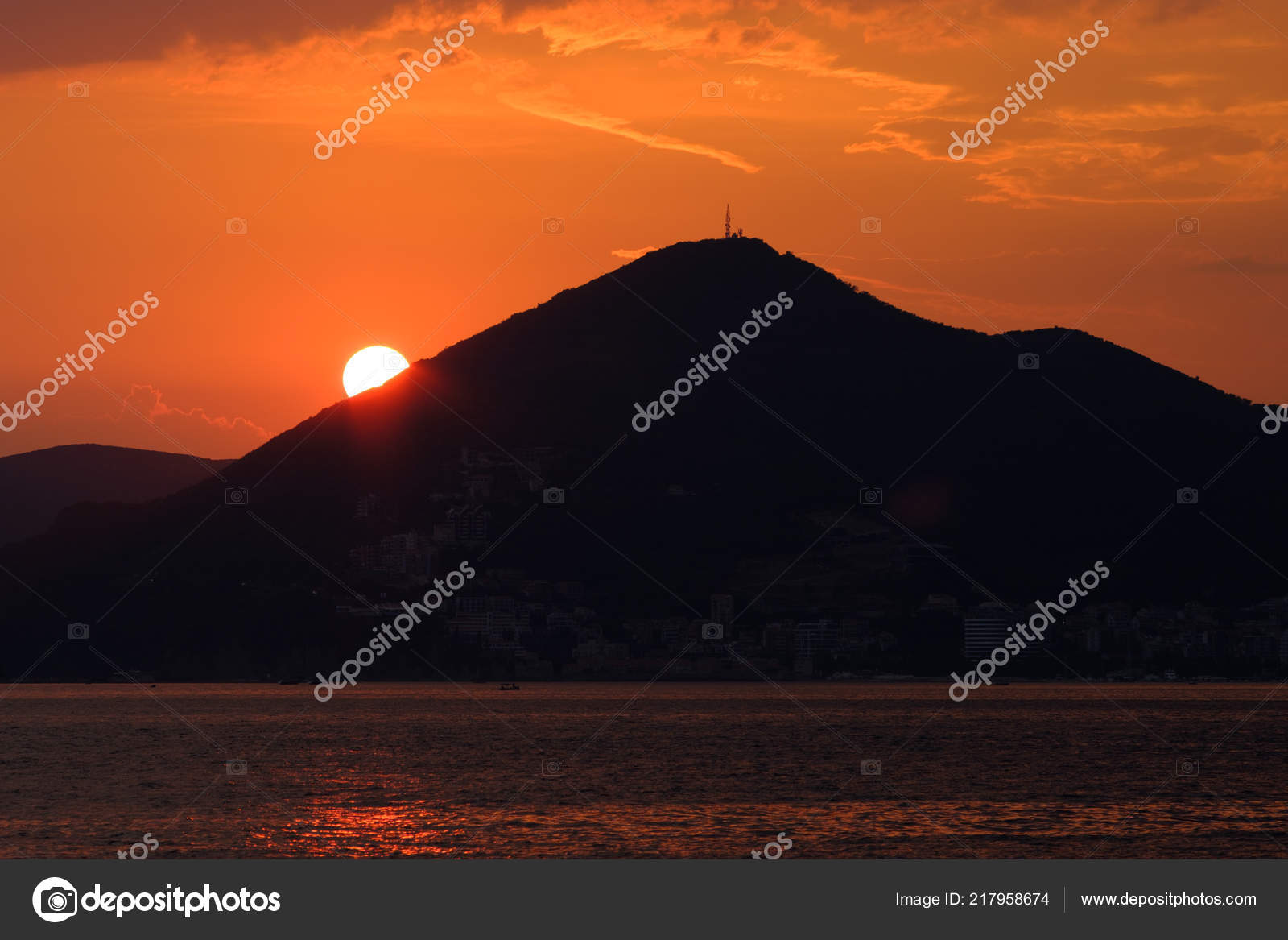 Beau Coucher Soleil Mer Avec Vue Sur Les Montagnes