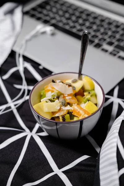 Morning Pastels Fruit Breakfast Laptop Black Bed — Stock Photo, Image