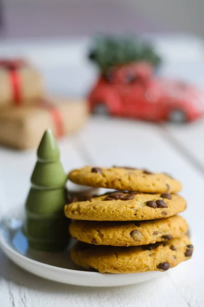 Galletas Navidad Con Chocolate Cacao Fondo Velas —  Fotos de Stock