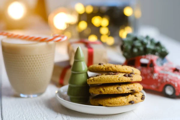 Julkakor Med Choklad Och Kakao Bakgrunden Ljus — Stockfoto