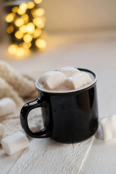 Cacao Con Malvaviscos Chocolate Sobre Fondo Luces Navideñas — Foto de Stock