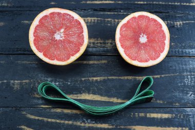 Greyfurt ve zayıflama bandı tablo, kilo kaybı ve diyet sembolü