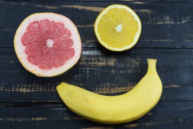 portakal, greyfurt ve muz tablo, diyet ve sağlıklı beslenme sembolü