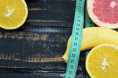 portakal, greyfurt ve muz tablo, diyet ve sağlıklı beslenme sembolü