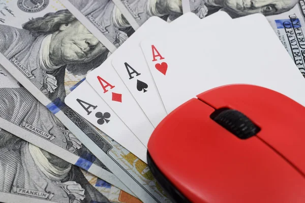 Casino online, gerçek para. Tablo para (dolar), iskambil ve bilgisayar fare