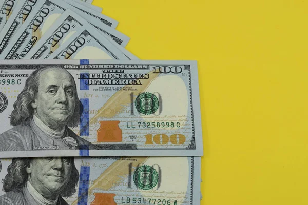 para sarı arka plan yakın çekim (dolar)