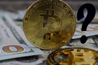 Kripto-para ve dolar, para bitcoin ve yüz dolarlık banknot