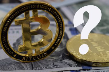 Kripto-para ve dolar, para bitcoin ve yüz dolarlık banknot