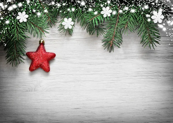 Kerstdecoratie Red Christmas Star Spar Brunch Houten Achtergrond Bovenaanzicht — Stockfoto