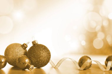 Noel tatil arka plan ışık garland baubles ile dekore edilmiş. Noel ve yeni yıl dekorasyon.