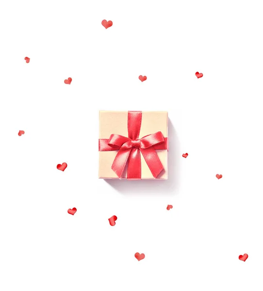 Подарункова Коробка Червоною Стрічкою Серцем Білому Тлі — стокове фото