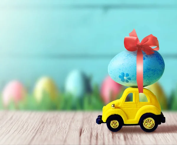 Retro Toy Car Easter Egg Roof Spring Background Easter Concept — Stock Photo, Image