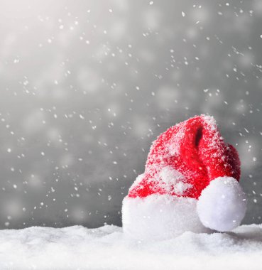 Noel Baba şapkası. Noel ya da Yeni Yıl dekorasyonu