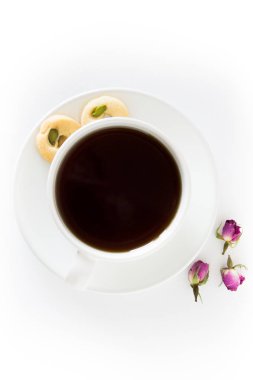 geleneksel Arapça kurabiyeler ile çay fincan. Geleneksel Arap kurabiyeleri. Barazik, Maamol, Ghraybeh (Orta Doğu kurabiye)