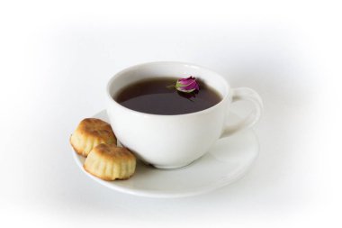 geleneksel Arapça kurabiyeler ile çay fincan. Geleneksel Arap kurabiyeleri. Barazik, Maamol, Ghraybeh (Orta Doğu kurabiye)