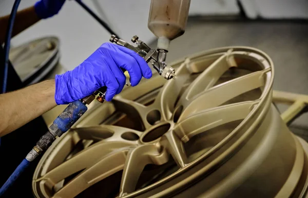 araba servisi araba tasarımı stüdyo otomobil parçaları