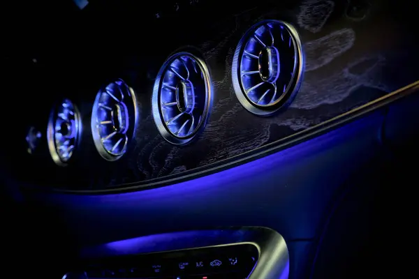 araba servisi otomobil parçaları 