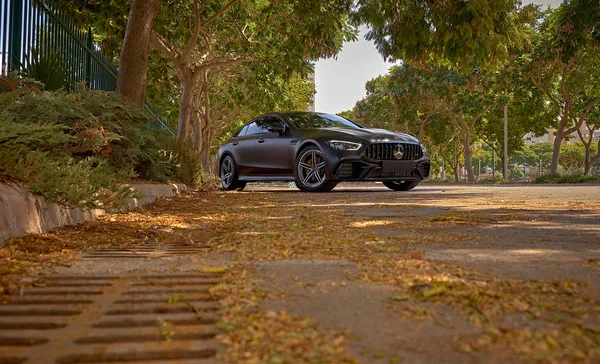 Sokakta araba Sonbahar