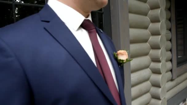 Man Blue Suit Boutonniere Standing Front Door — Stock Video