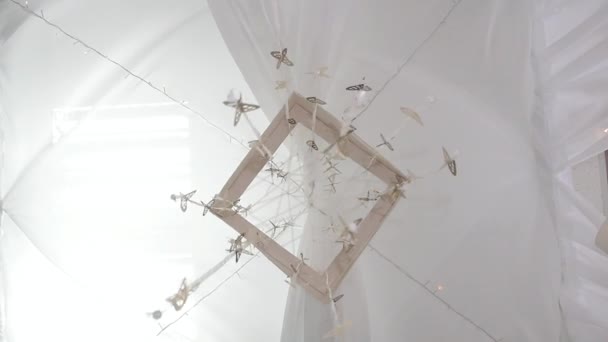 Tavanda Asılı Altın Kalpler Uçan — Stok video
