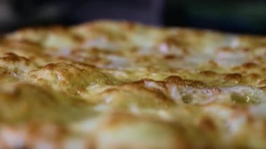 sıcak pizza tost yüzeyine çok yakın