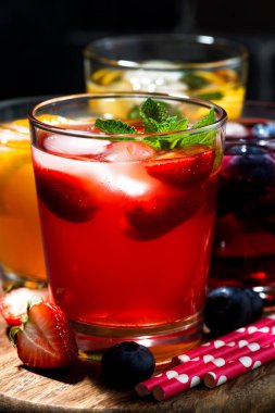 ürün çeşitliliği, closeup buzlu meyve ve meyve içecekler