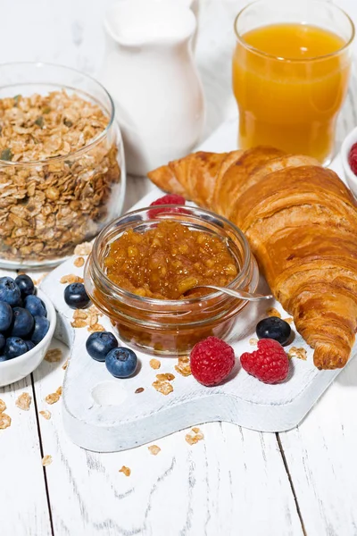 Croissants Geléia Para Café Manhã Vista Vertical Superior — Fotografia de Stock