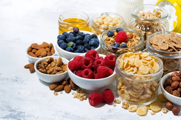 Sortiment Produktů Zdravé Snídaně Bílém Pozadí Horizontální Pohled Shora — Stock fotografie