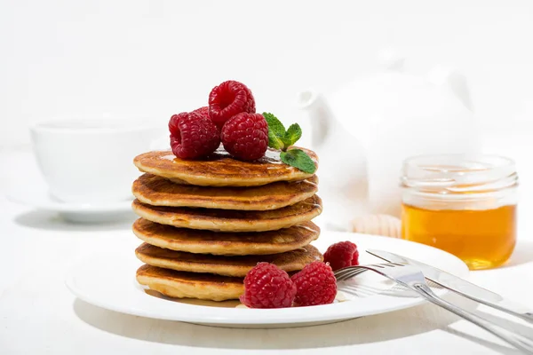 Pila Panqueques Con Frambuesas Frescas Para Desayuno Horizontal — Foto de Stock