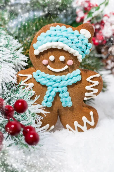 Christmas Gingerbread Man Christmas Tree Vertical Closeup — Stock Photo, Image