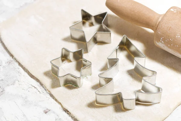 Sheet Dough Table Cookie Cutters Rolling Pin Closeup — Stock Photo, Image