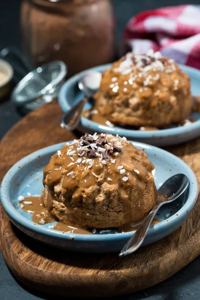 Chocolate Portioned Cheesecake Caramel Sauce Vertical Top View — Stock Photo, Image