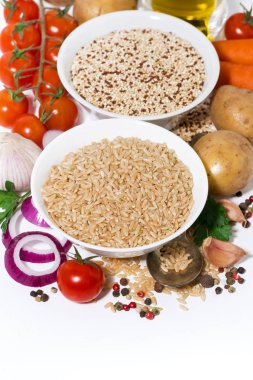 kahverengi pirinç ve quinoa ve çorba, en iyi görünüm için malzemeler