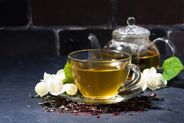 Cup Teapot Fragrant Jasmine Tea Dark Background Closeup Horizontal — Stock Photo, Image