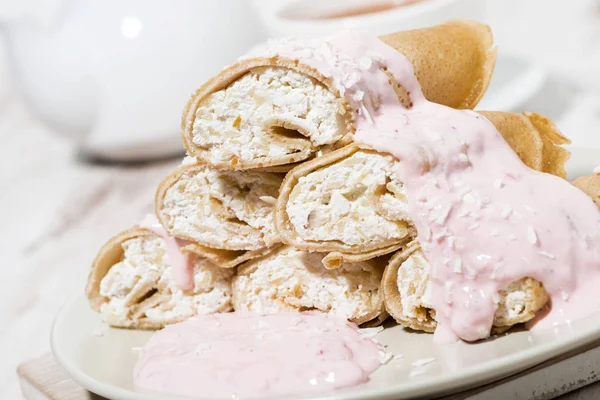 Crepes Stuffed Cottage Cheese Sweet Cream Closeup — Stock Photo, Image