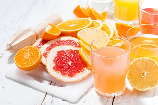 Assortment Fresh Citrus White Board Closeup Horizontal — Stock Photo, Image