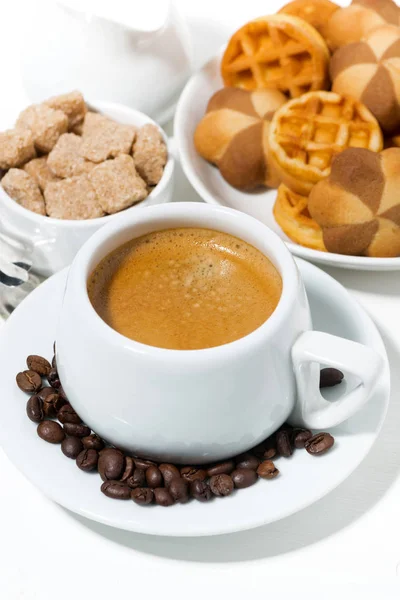 Tasse Kaffee Mit Süßigkeiten Zum Dessert Nahaufnahme — Stockfoto